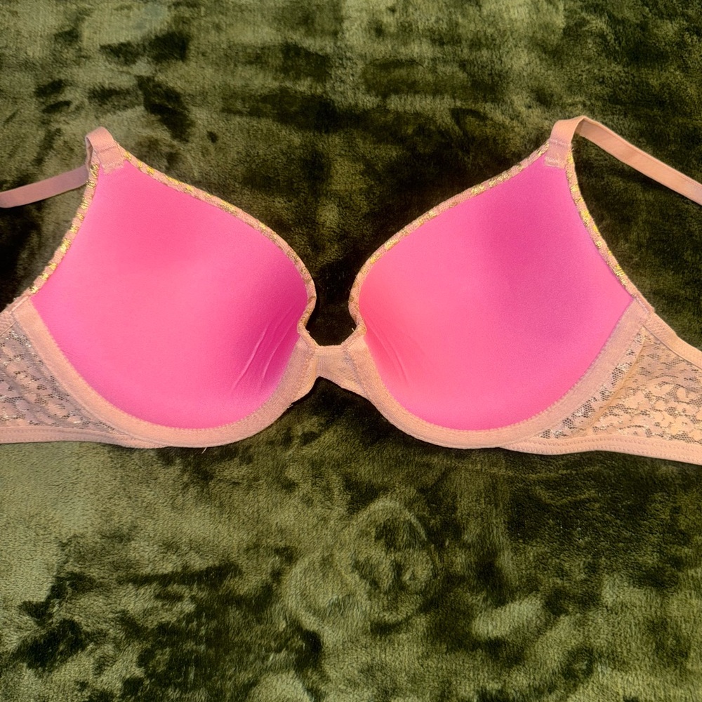 Pink Leopard Print Bra by PINK Victoria's Secret - Picture 2 of 7